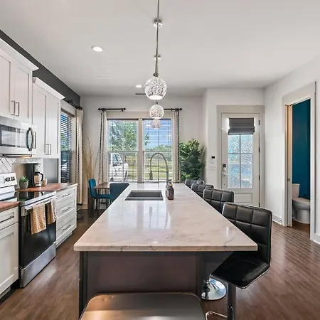 King Bed, Balcony, Covered Patio & Firepit! 8 Minutes From Broadway Nashville Exterior photo