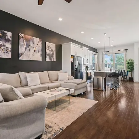 King Bed, Balcony, Covered Patio & Firepit! 8 Minutes From Broadway Nashville Exterior photo