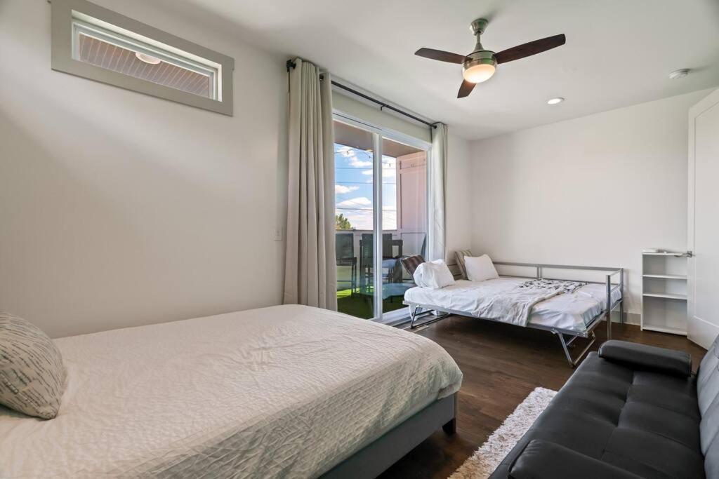 King Bed, Balcony, Covered Patio & Firepit! 8 Minutes From Broadway Hébergement de vacances Nashville